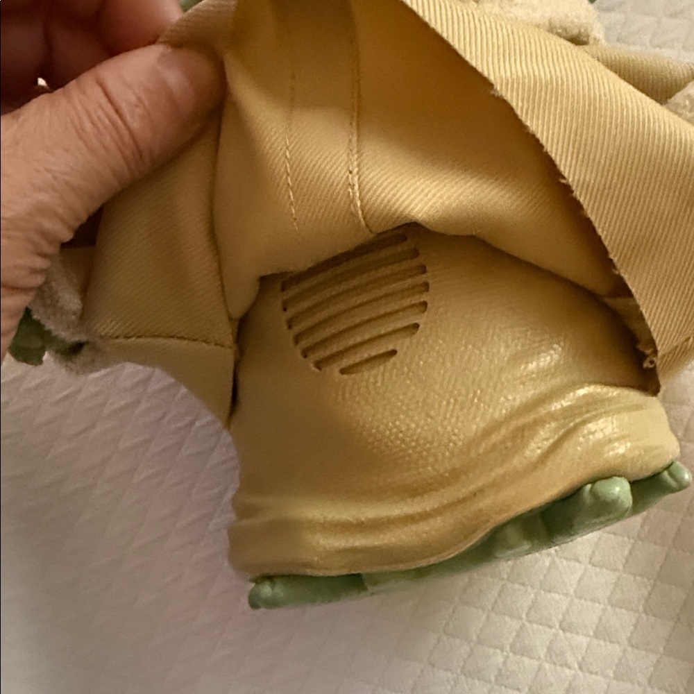 Hazbro Animated Baby Yoda Star Wars Toy. Like New. Works! Includes batteries. - Picture 6 of 11
